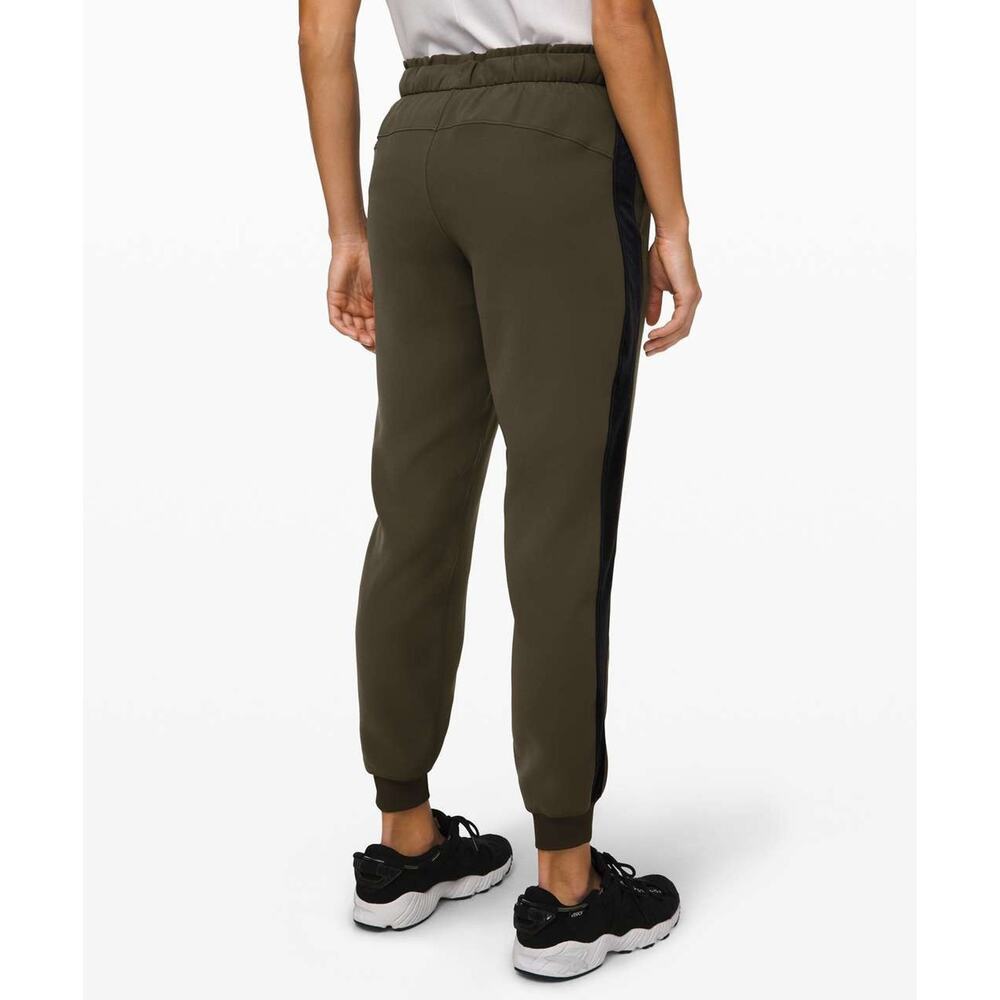 Lululemon On The Fly Jogger Pants Olive Green Black Velvet Trim Women's Size 12 - Picture 8 of 13